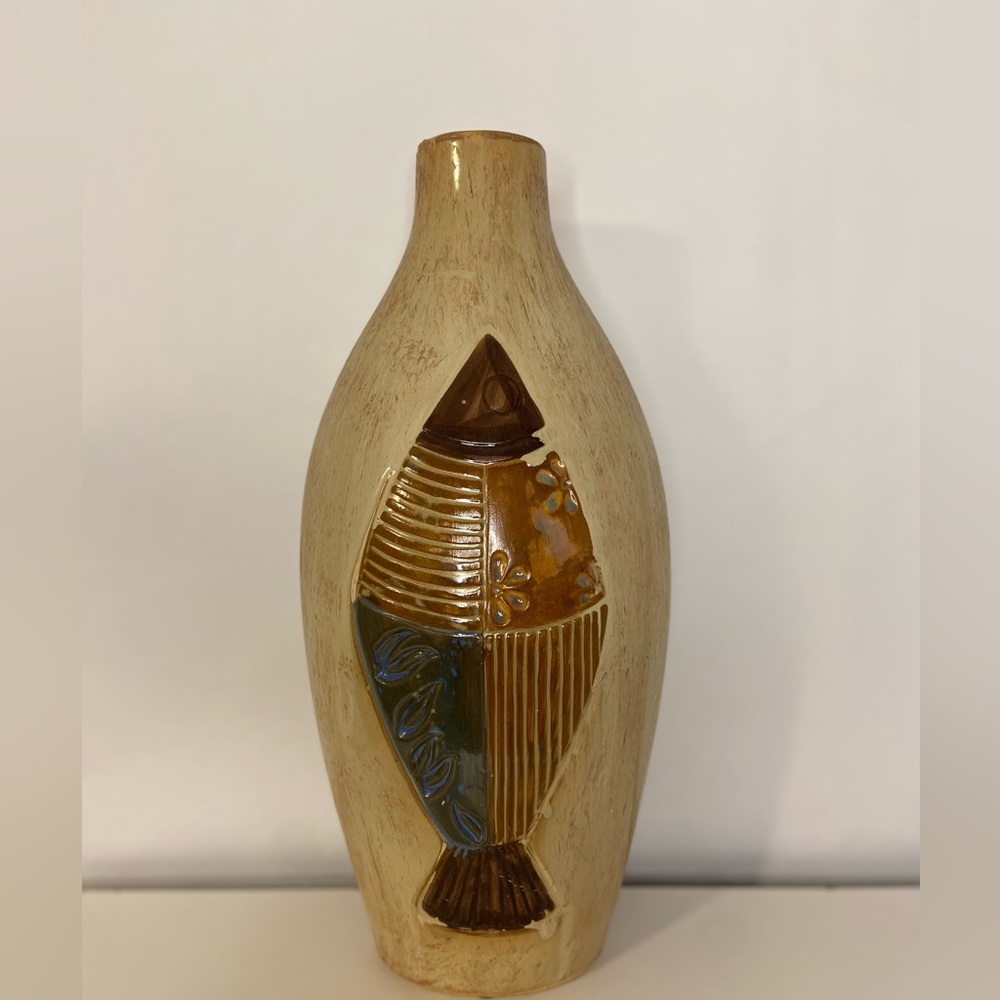 Decorative ceramic vase